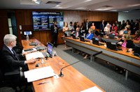 Normas para emissão de carteira profissional de radialista vão à Câmara