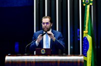 Plínio cobra ações estruturantes no AM para combate à estiagem