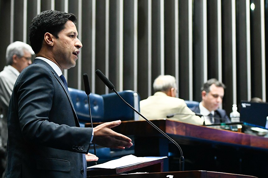 Mesa:  
3º secretário da Mesa do Senado Federal, senador Chico Rodrigues (PSB-RR);
presidente do Senado Federal, senador Rodrigo Pacheco (PSD-MG);
secretário-geral da Mesa do Senado Federal, Gustavo A. Sabóia Vieira.