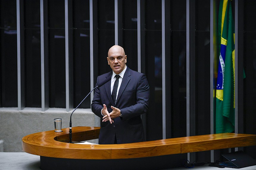 À tribuna, em discurso, presidente do Tribunal Superior Eleitoral (TSE), ministro Alexandre de Moraes.