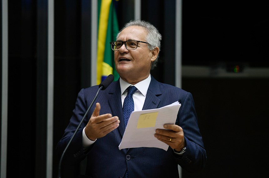 Em discurso, à tribuna, senador Renan Calheiros (MDB-AL).