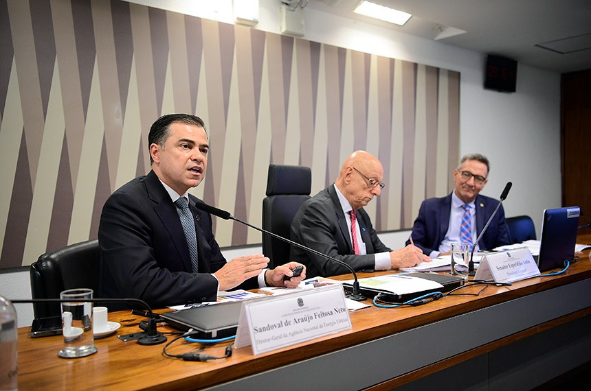 Mesa: 
diretor-geral da Agência Nacional de Energia Elétrica (Aneel), Sandoval de Araújo Feitosa Neto;
presidente eventual da CI, senador Esperidião Amin (PP-SC);
senador Lucas Barreto (PSD-AP).