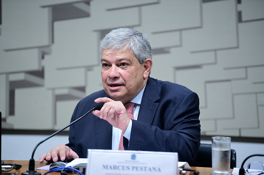 À mesa, em pronunciamento, diretor-executivo da Instituição Fiscal Independente (IFI) do Senado, Marcus Pestana.