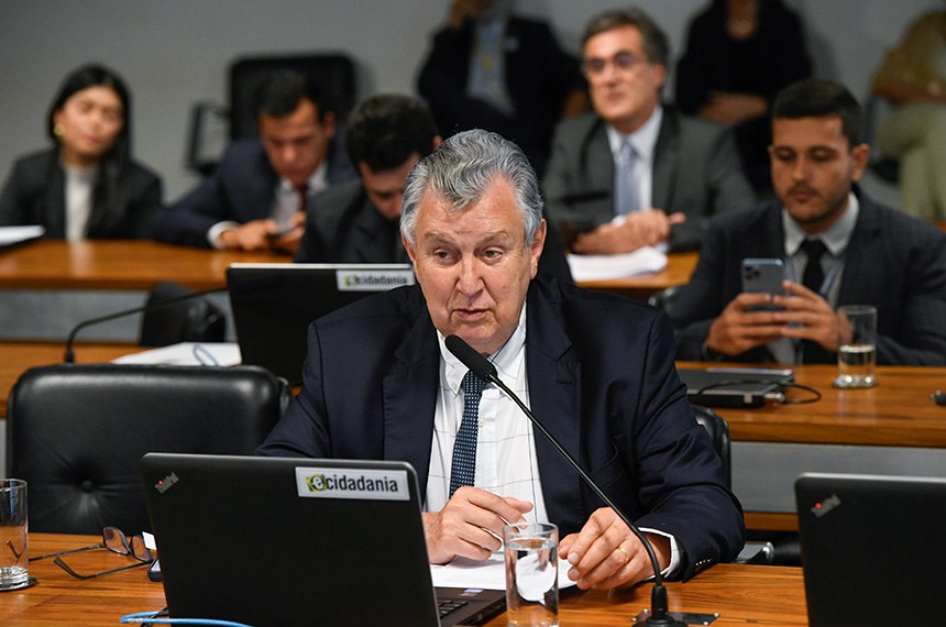 Bancada: 
senador Luis Carlos Heinze (PP-RS) - em pronunciamento. 