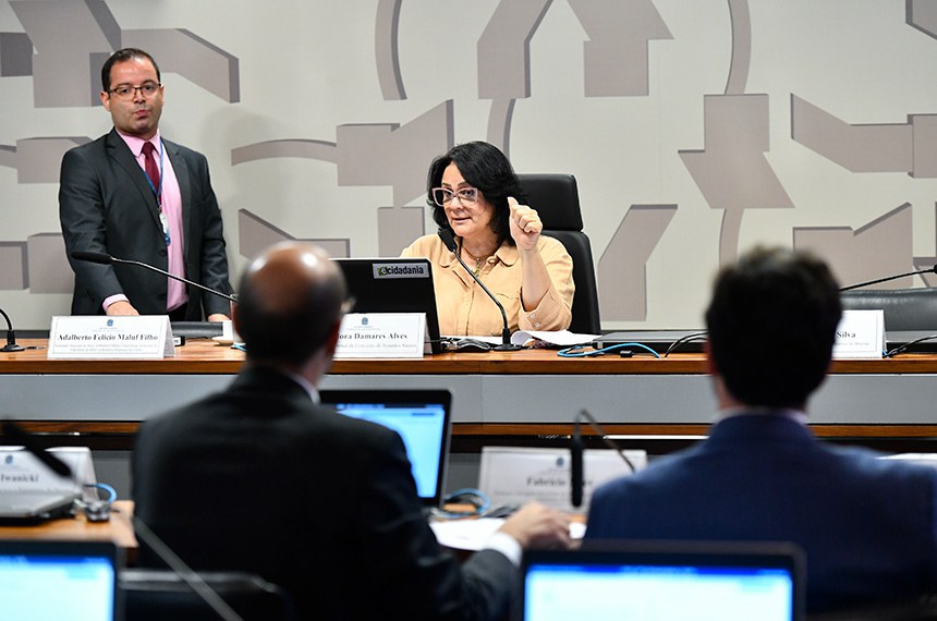 Bancada:
presidente da Associação Brasileira da Indústria Química (Abiquim), André Passos Cordeiro;
professor e advogado especialista em Direito dos Resíduos, Direito Ambiental e ESG/ASG, Fabricio Soler;
gerente Sênior de Advocacy e Estratégia da Oceana, Lara Iwanicki.