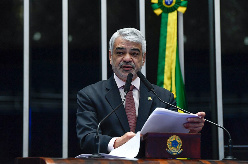 Em discurso, à tribuna, senador Humberto Costa (PT-PE).