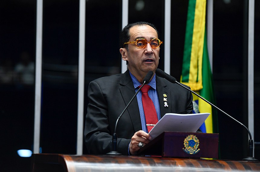 À tribuna, em discurso, senador Jorge Kajuru (PSB-GO). 