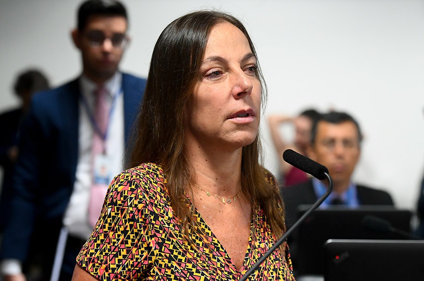 Em pronunciamento, à bancada, senadora Mara Gabrilli (PSDB-SP).