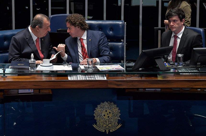 Mesa: 
senador Omar Aziz (PSD-AM); 
presidente em exercício do Senado Federal, senador Veneziano Vital do Rêgo (MDB-PB); 
secretário-geral adjunto da Mesa do Senado Federal, Ivan Furlan Falconi.