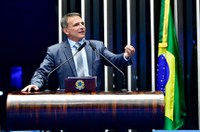 Bittar condena falta de infraestrutura na Amazônia e questiona recursos de ONGs