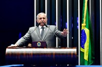 Autor de voto em separado, Izalci diz que CPMI deveria indiciar GDias e Dino