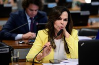 CCJ aprova diretrizes para valorização dos profissionais de educação básica