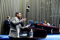 Cleitinho faz relato sobre a saúde do pai e defende posição contra o aborto