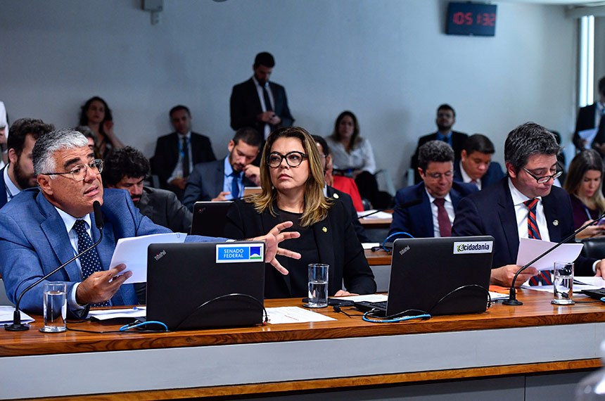 Bancada: 
senador Eduardo Girão (Novo-CE) - em pronunciamento; 
senadora Leila Barros (PDT-DF); 
senador Carlos Portinho (PL-RJ).