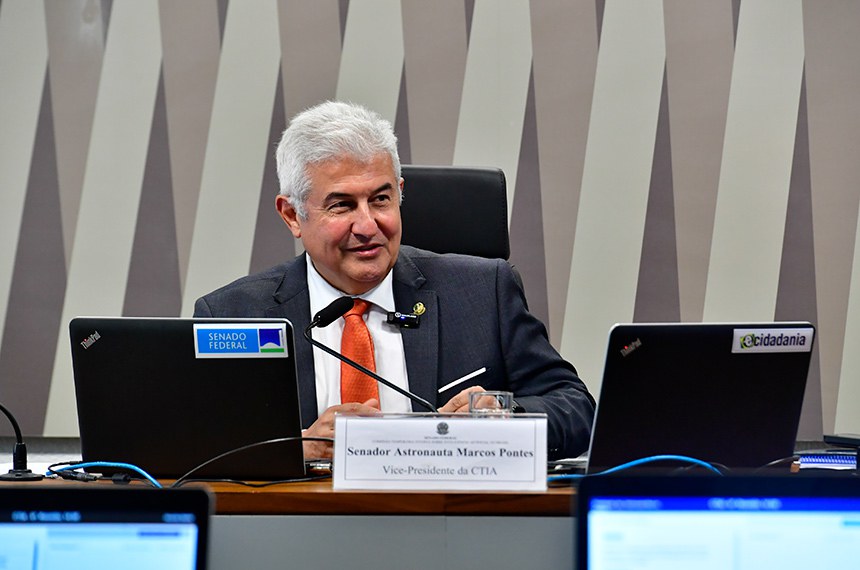 Vice-presidente da CTIA, senador Astronauta Marcos Pontes (PL-SP) conduz audiência.
