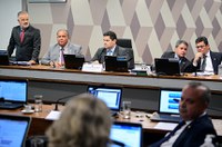 Sanitaristas deverão ter ensino superior ou especialização, aprova CCJ