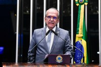 Dueire homenageia médica eleita presidente da Sociedade Brasileira de Hepatologia