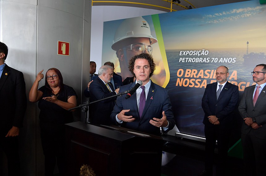 Participam:
vice-presidente do Senado Federal, senador Veneziano Vital do Rêgo (MDB-PB) - em pronunciamento;
vice-presidente da Câmara dos Deputados, deputado Marcos Pereira (Republicanos-SP);
presidente da Petrobras, Jean Paul Prates.