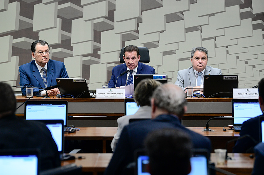 Reforma tributária: grupo de trabalho da CAE entrega sugestões ao relator —  Senado Notícias