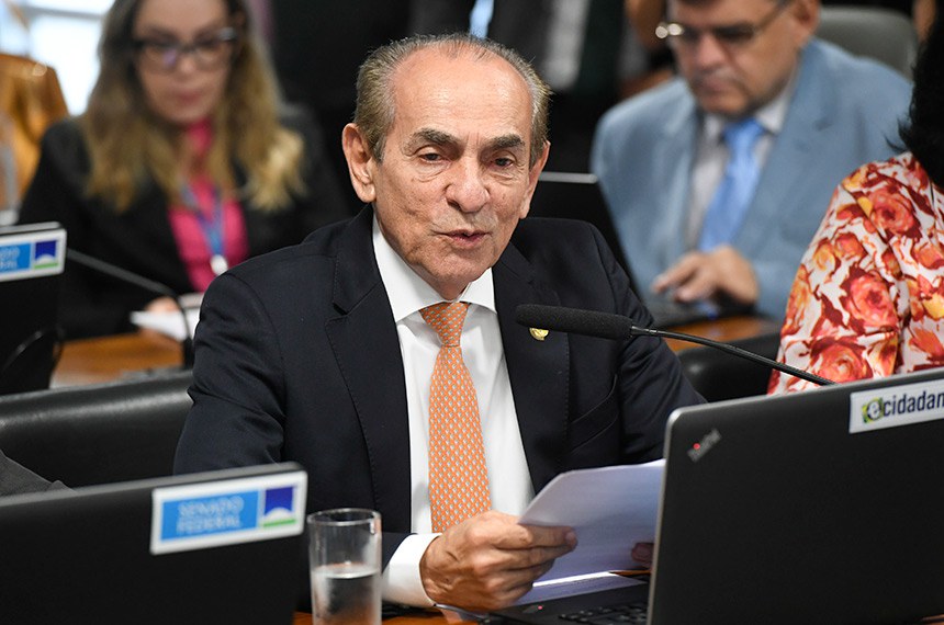 Em pronunciamento, à bancada, relator do PL 597/2021, senador Marcelo Castro (MDB-PI).