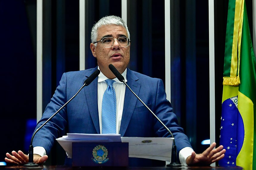 Em discurso, à tribuna, senador Eduardo Girão (Novo-CE).