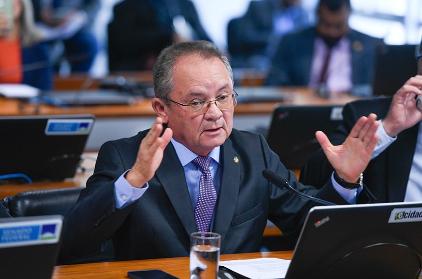 Em pronunciamento, à bancada, senador Zequinha Marinho (Podemos-PA).