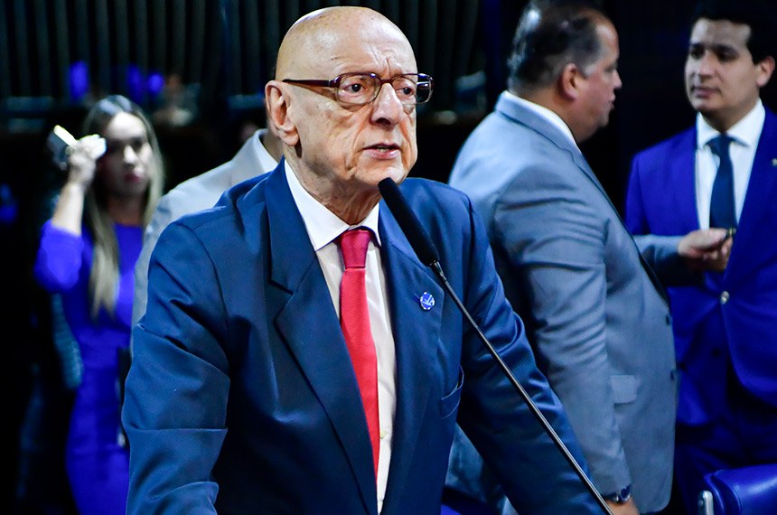 Em pronunciamento, à bancada,  senador Esperidião Amin (PP-SC).