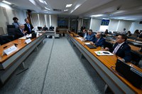 Aprovado projeto que isenta trabalhador já aposentado de recolher FGTS