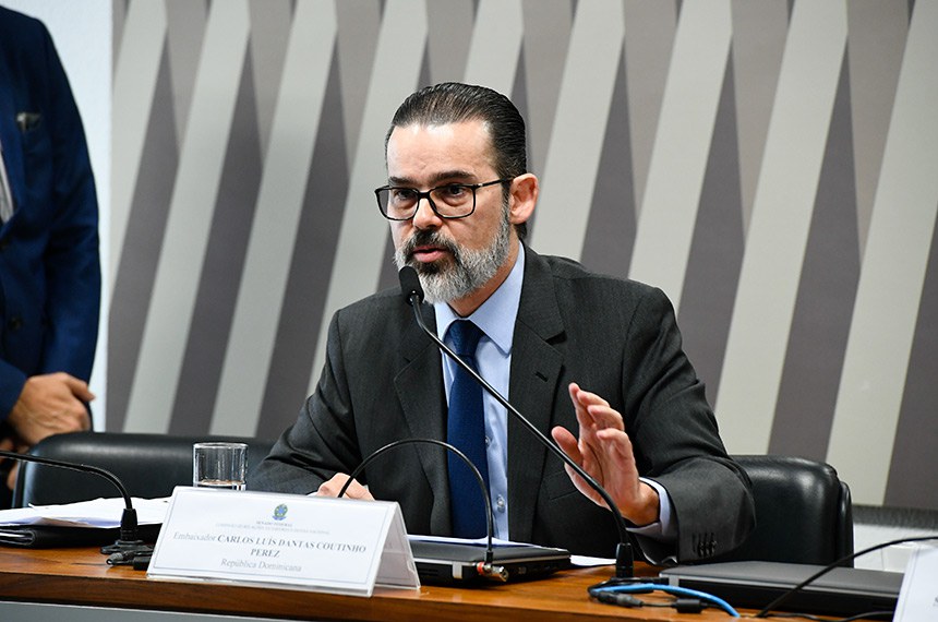 Mesa:
indicado para exercer o cargo de embaixador do Brasil na República Dominicana, Carlos Luís Dantas Coutinho Perez (MSF 58/2023).