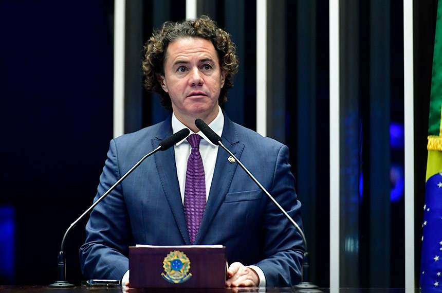 Em discurso, à tribuna, senador Veneziano Vital do Rêgo (MDB-PB).