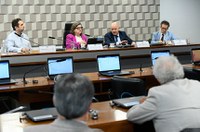 Projeto que cria política de preços para livros ganha apoio em audiência na CE