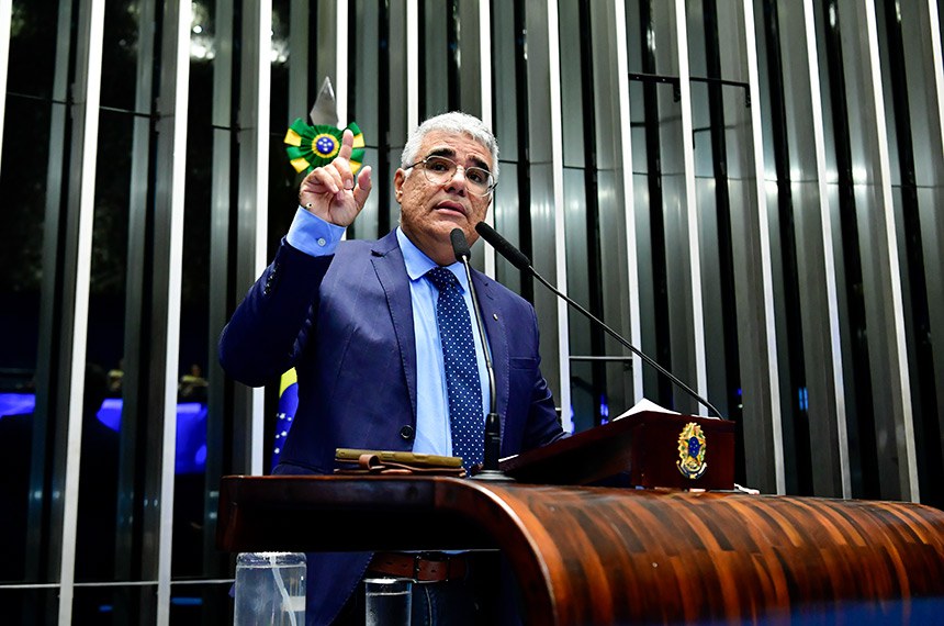 Em discurso, à tribuna, senador Eduardo Girão (Novo-CE).