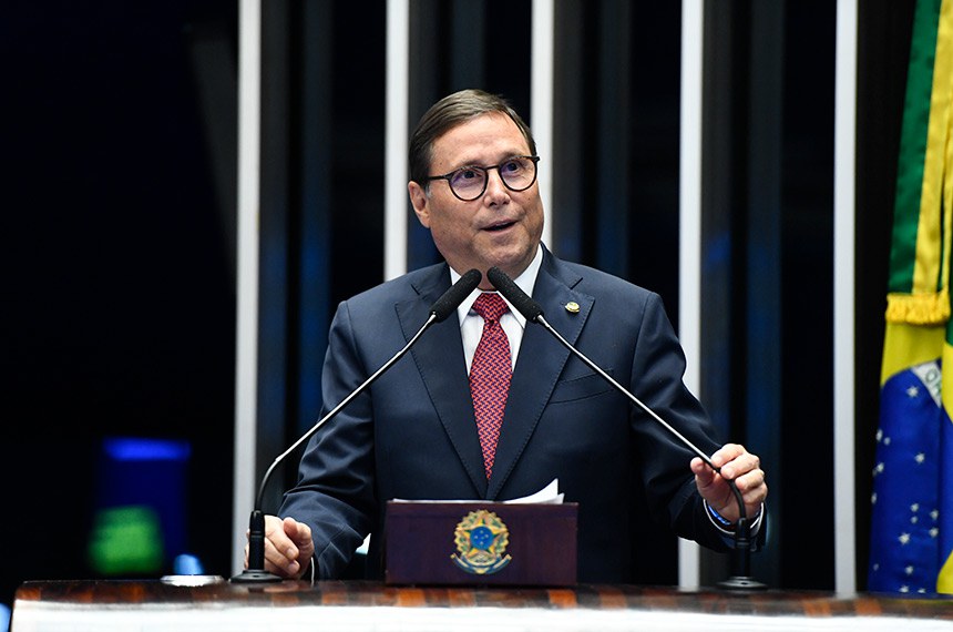 Em discurso, à tribuna, senador Mauro Carvalho Junior (União-MT).