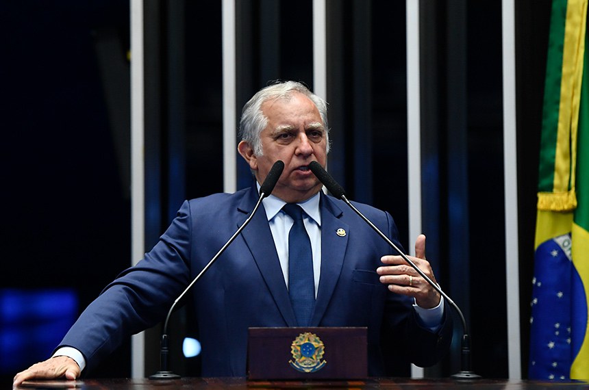 Em discurso, à tribuna, senador Izalci Lucas (PSDB-DF).