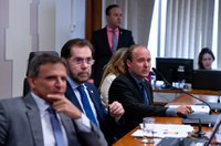 Possibilidade de explorar petróleo no Norte causa polêmica na CPI das ONGs