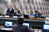 CCJ acata adoção de praças por meio de PPPs