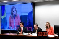 Comissão Mista de Orçamento aprova R$ 15 bilhões para estados e municípios