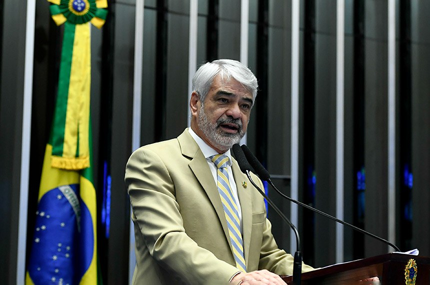 Em discurso, à tribuna, senador Humberto Costa (PT-PE).