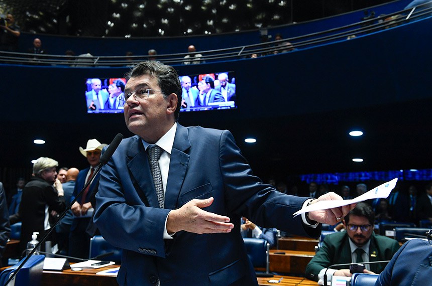 Relator da PEC 45/2019, senador Eduardo Braga (MDB-AM) em pronunciamento.