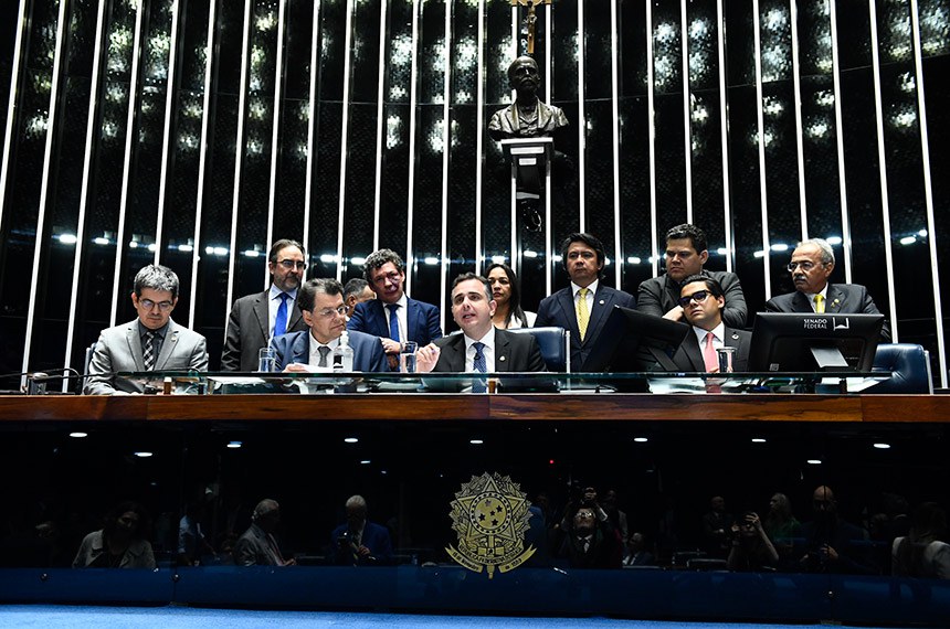 Mesa:  
líder do governo no Congresso Nacional, senador Randolfe Rodrigues (Rede-AP);
relator da PEC 45/2019, senador Eduardo Braga (MDB-AM);
deputado Reginaldo Lopes (PT-MG);
presidente do Senado Federal, senador Rodrigo Pacheco (PSD-MG);
senadora Eliziane Gama (PSD-MA);
senador Giordano (MDB-SP); 
senador Davi Alcolumbre (União-AP);
4º secretário da Mesa do Senado Federal, senador Chico Rodrigues (PSB-RR);
secretário-geral da Mesa do Senado Federal, Gustavo A. Sabóia Vieira.