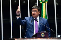 Carlos Viana celebra aprovação da reforma tributária