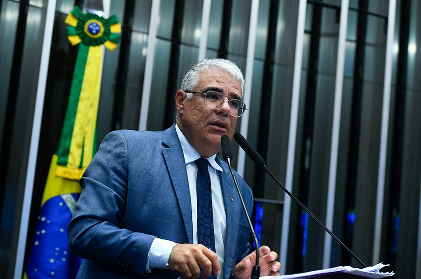 Em discurso, à tribuna, senador Eduardo Girão (Novo-CE).