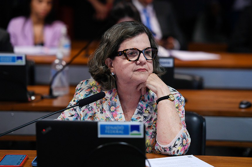 À bancada, senadora Teresa Leitão (PT-PE).