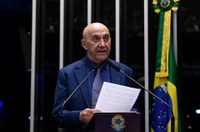 Confúcio Moura destaca o Dia Nacional da Alfabetização e critica a situação brasileira