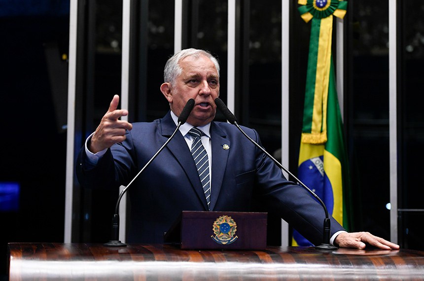 Em discurso, à tribuna, senador Izalci Lucas (PSDB-DF).