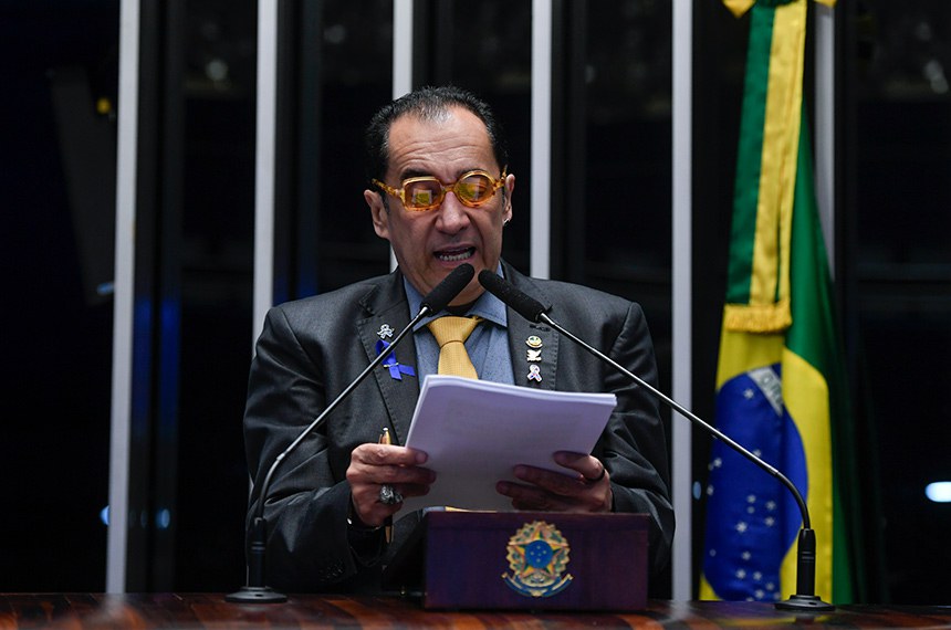 À tribuna, em discurso, senador Jorge Kajuru (PSB-GO). 