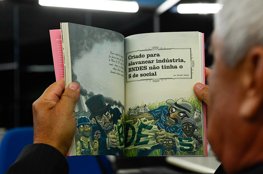 O livro compila as reportagens publicadas no ano passado na coluna Arquivo S, do Portal Senado Notícias - Foto: Roque de Sá/Agência Senado