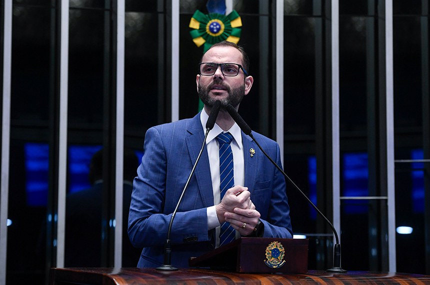 Em discurso, à tribuna, senador Jorge Seif (PL-SC).