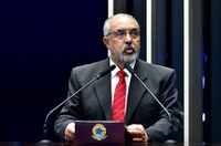 Fome afeta mais mulheres do que homens no Brasil, alerta Paim