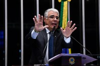 Eduardo Girão anuncia ação coletiva contra ministro dos Direitos Humanos